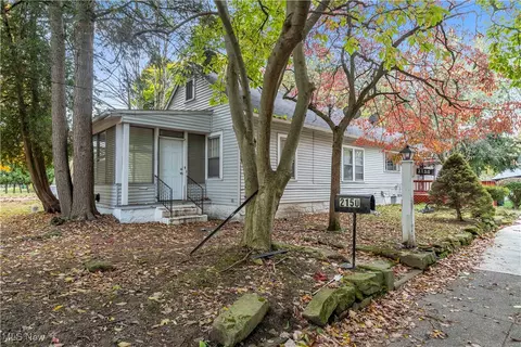 2150 Glenridge Dr, Euclid, OH 44117