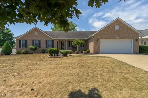 3564 Shepherd St NW, North Canton, OH 44720