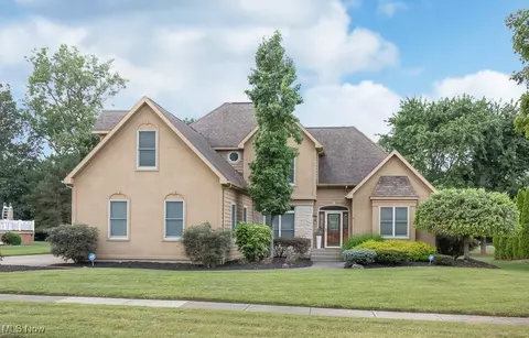 14 Whitefield Blvd, Norwalk, OH 44857