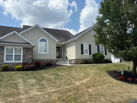 6808 Twin Oaks Ct, Canfield, OH 44406