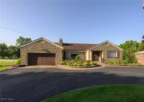 964 E Robinson Ave, Coventry, OH 44203