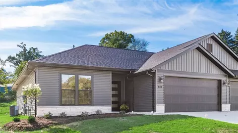 3454 Jamestown Dr, Zanesville, OH 43701