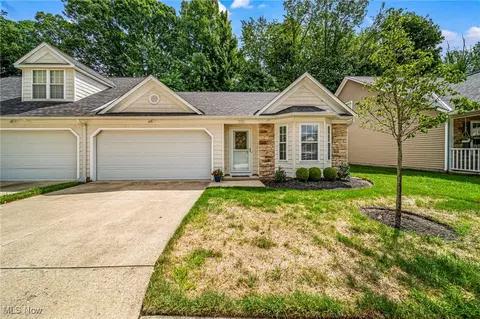 733 Rivers Edge Ln, Painesville, OH 44077