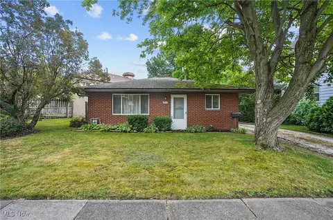 2461 11th St, Cuyahoga Falls, OH 44221