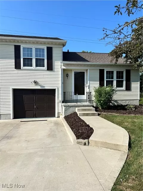 5236 Creekside Blvd #J44, Brunswick, OH 44212