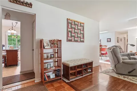 321 Ormsby Rd, Fairlawn, OH 44333 photo 3