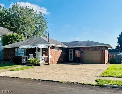 1200 Lakeview Dr, Parkersburg, WV 26104