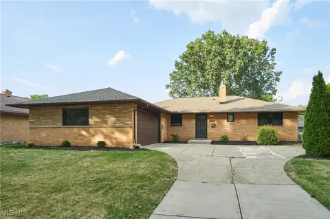 15356 Hickox Blvd, Middleburg Heights, OH 44130