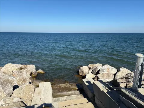 View/Area - 5919 Lake Rd W #7, Ashtabula, OH 44004 photo 5 of 6