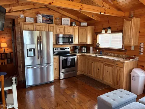 Kitchen - 5919 Lake Rd W #7, Ashtabula, OH 44004 photo 1 of 4
