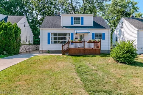 25450 Farringdon Ave, Euclid, OH 44132