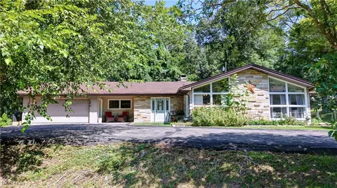 152 Scott Dr, Newcomerstown, OH 43832