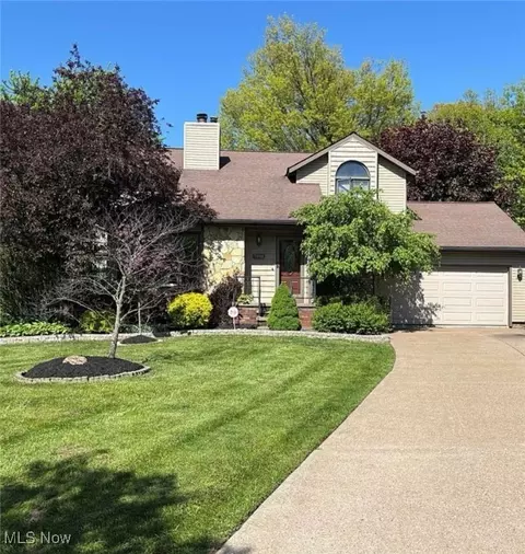 7993 Buckthorn Dr, Mentor, OH 44060