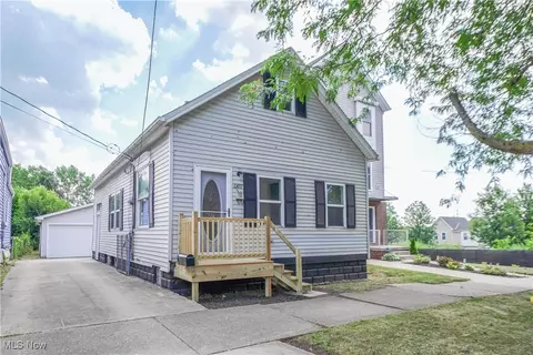 2487 W 5th St, Cleveland, OH 44113