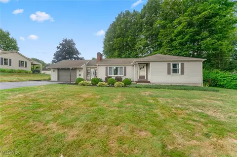 145 Belle Vista Ave, Hubbard, OH 44425