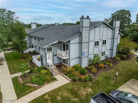 9028 Portage Pointe Dr #G, Streetsboro, OH 44241