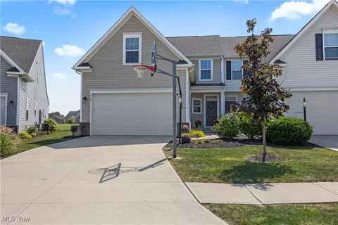 816 Robinson Dr, Lagrange, OH 44050 photo 2
