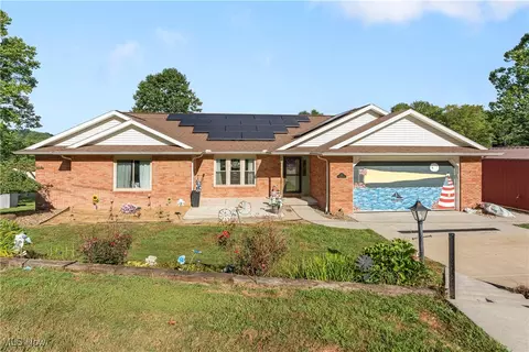 120 Hickory St, Newcomerstown, OH 43832