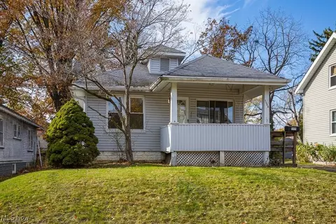 1258 Lily St, Akron, OH 44301