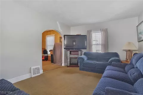630 Ranney St, Akron, OH 44310 photo 5