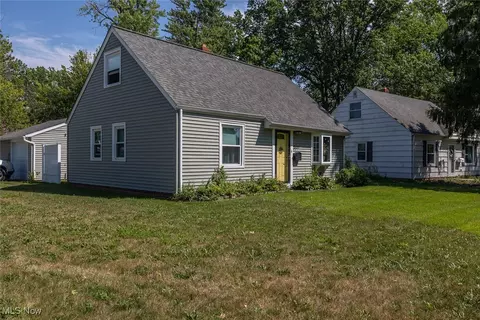 Exterior - 351 E 232nd St, Euclid, OH 44123 photo 2 of 6