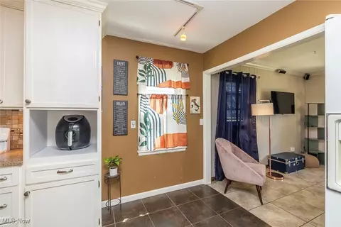 Kitchen - 351 E 232nd St, Euclid, OH 44123 photo 3 of 3