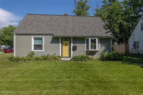 351 E 232nd St, Euclid, OH 44123