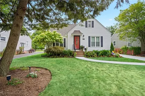 465 Glen Park Dr, Bay Village, OH 44140