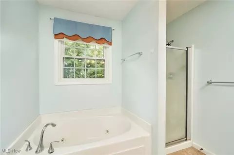 Bath - 116 Millstream Ct, Copley, OH 44321 photo 2 of 5