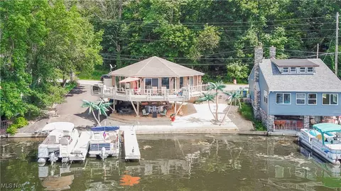 3956 S Turkeyfoot Rd, Akron, OH 44319