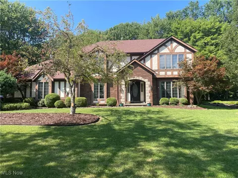 532 Quail Run Dr, Broadview Heights, OH 44147