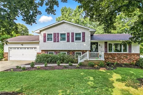 4722 Mars Rd, Uniontown, OH 44685