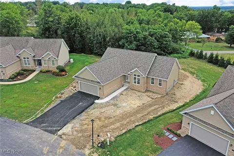 8730 Kimblewick Ln NE, Warren, OH 44484 photo 3