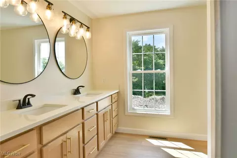 8730 Kimblewick Ln NE, Warren, OH 44484 photo 38