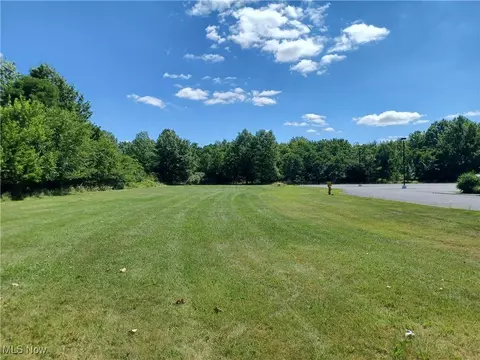 6689 Fry Rd, Middleburg Heights, OH 44130