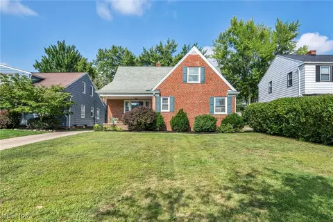 2048 Campus Rd, South Euclid, OH 44121