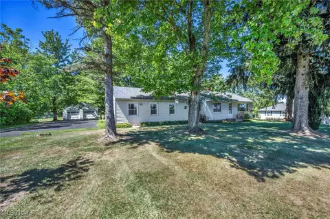 11472 Chillicothe Rd, Chesterland, OH 44026