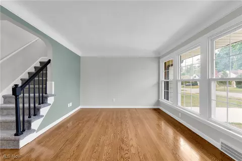 Living - 327 E 255th St, Euclid, OH 44132 photo 2 of 7