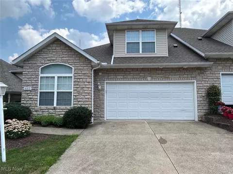 6813 Rolling Meadow Dr, Parma, OH 44134