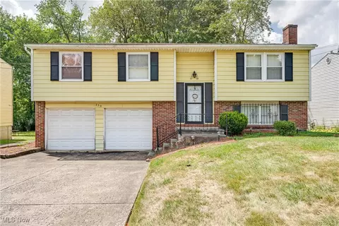 250 Harold Ln, Campbell, OH 44405
