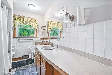 25 Lakeshore Dr, Struthers, OH 44471 photo 36