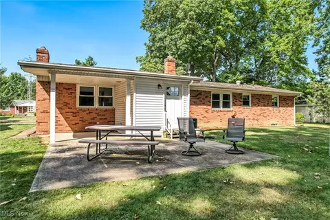 25 Lakeshore Dr, Struthers, OH 44471 photo 6
