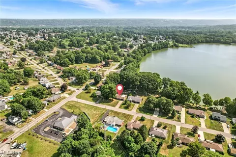 25 Lakeshore Dr, Struthers, OH 44471 photo 13