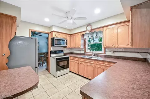 25 Lakeshore Dr, Struthers, OH 44471 photo 25