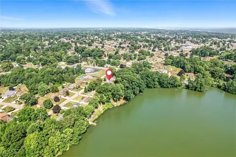 25 Lakeshore Dr, Struthers, OH 44471 photo 12
