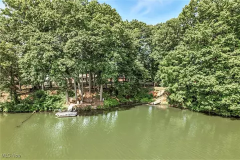 25 Lakeshore Dr, Struthers, OH 44471 photo 10