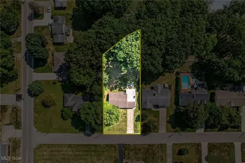 25 Lakeshore Dr, Struthers, OH 44471 photo 44
