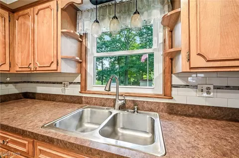 25 Lakeshore Dr, Struthers, OH 44471 photo 27