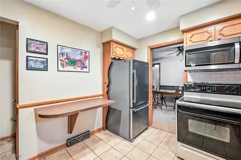 25 Lakeshore Dr, Struthers, OH 44471 photo 26
