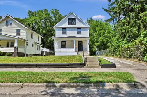 732 Carpenter St, Akron, OH 44310 photo 2